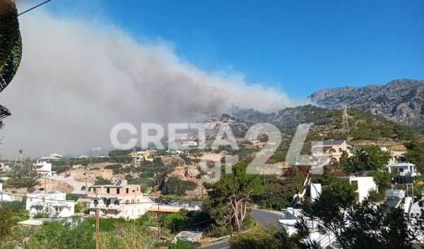 Κρήτη: Μεγάλη φωτιά κοντά στην Ιεράπετρα – Εκκενώνονται περιοχές – Μήνυμα από το 112