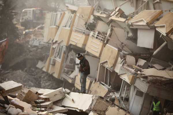 Τουρκία: 77χρονη νικήτρια της ζωής, 212 ώρες μετά τον σεισμό