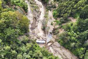Ένθετο κόσμος: Τεράστιες καταστροφές από τον κυκλώνα στη Ν. Ζηλανδία
