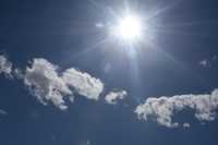 Ο καιρός με την Α.Τυράσκη: Καλοκαιρία και άνοδος θερμοκρασίας – Βροχές από τα μέσα της εβδομάδας και μεταφορά σκόνης