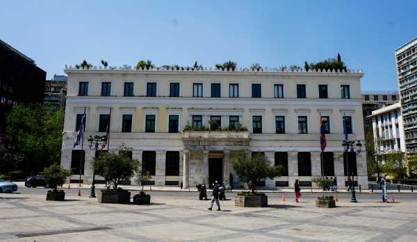Δ. Αθηναίων: Αναστέλλονται οι νέες άδειες λειτουργίας κέντρων διασκέδασης στο Κολωνάκι για την επόμενη διετία