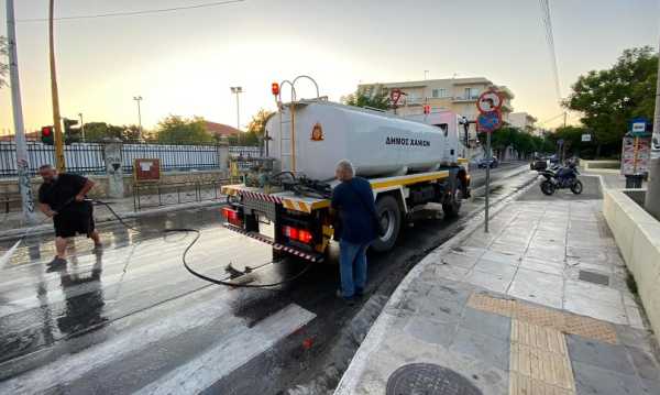 Συνεχίζονται οι εργασίες καθαρισμού-πλυσίματος κεντρικών οδών και πλατειών από τον Δήμο Χανίων