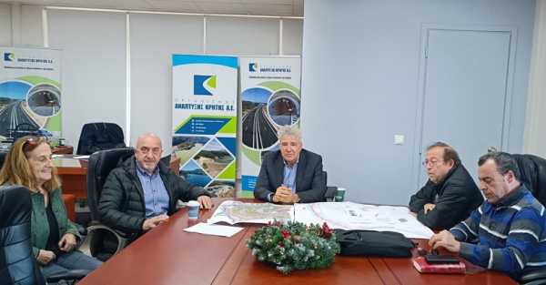Tεχνική σύσκεψη για τα έργα στο λιμάνι των Σφακίων υπό την παρουσία του νέου Δημάρχου Ι. Ζερβού