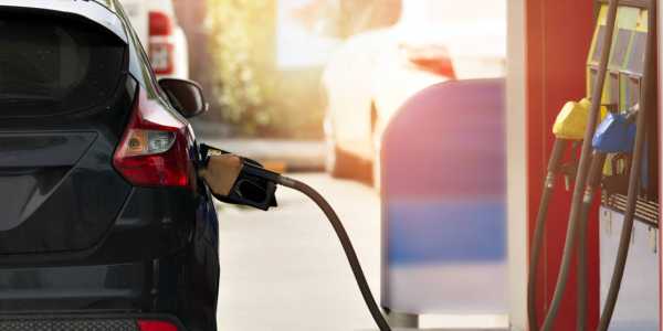 «Φλερτάρει» με τα 2 ευρώ η βενζίνη κοντά στο Πάσχα - «Ράλι» στις τιμές καυσίμων και στην Κρήτη