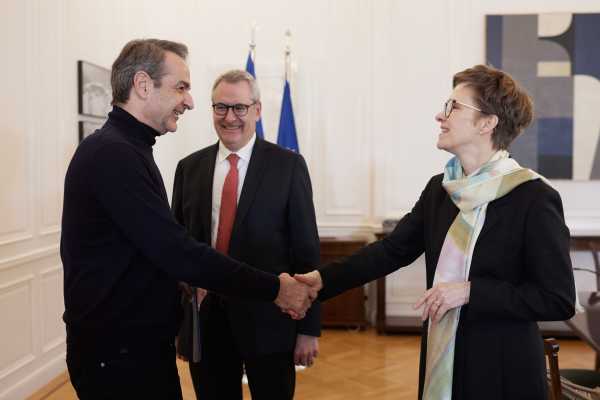 Συνάντηση του πρωθυπουργού με την Claudia Buch της ΕΚΤ: Στην ατζέντα η «ευρωστία» του τραπεζικού συστήματος