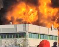 Ιταλία: Πυρκαγιά σε εργοστάσιο χημικών στην επαρχία της Νοβάρα