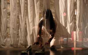 Pieta: Μια βαθιά βιωματική παράσταση, φόρος τιμής στα θύματα γυναικοκτονιών