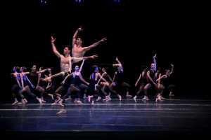 «2 ROUTES»: Μία εντυπωσιακή παράσταση νεοκλασικού και σύγχρονου χορού στο θέατρο «Κνωσσός»