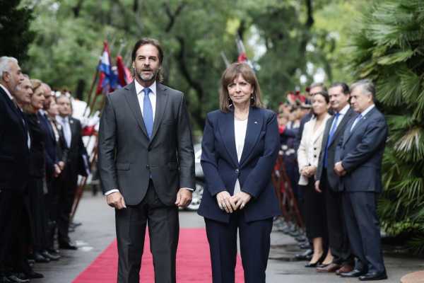 H Κατερίνα Σακελλαροπούλου πραγματοποιεί επίσημη επίσκεψη στην Ουρουγουάη – Τι συζήτησε με τον Πρόεδρο Luis Lacalle Pou