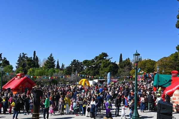 Απόκριες στην Αθήνα: Οι μικροί καρναβαλιστές ξεφάντωσαν στην μεγάλη αποκριάτικη γιορτή στο Ζάππειο