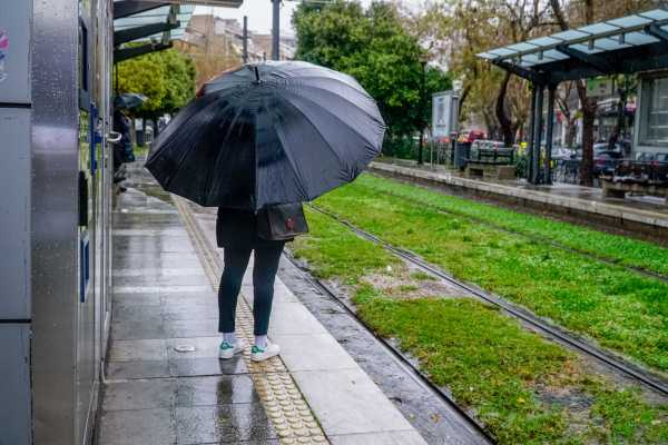 Καιρός: Κυριακή με τοπικές βροχές και σποραδικές καταιγίδες – Αναλυτικά η πρόγνωση