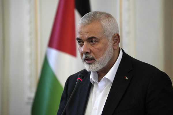 Η Χαμάς εξετάζει την πρόταση εκεχειρίας με «θετικό πνεύμα», δηλώνει ο αρχηγός της Χανίγια