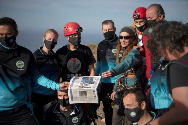 Ισπανία: Ξανά στο φως 50χρονη που έμεινε 500 ημέρες σε σπήλαιο – Γιατί έγινε το πείραμα