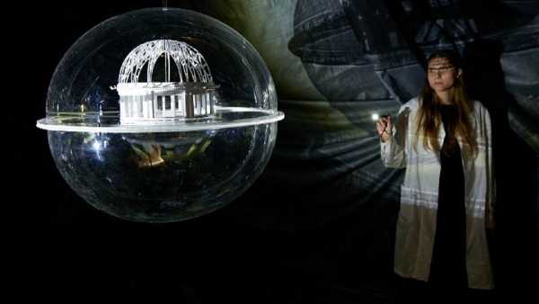 «Λευκός Νάνος»: Μια διαδραστική εγκατάσταση εικονικής πραγματικότητας στο Μουσείο Μπενάκη
