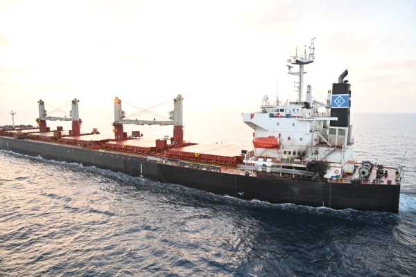 Χούθι: Απαγορεύουν τη διέλευση πλοίων προς συμφέρον του Ισραήλ, των ΗΠΑ και της Βρετανίας