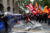 Κωνσταντινούπολη: Εκτεταμένα επεισόδια στην πορεία για την Πρωτομαγιά – 210 συλλήψεις